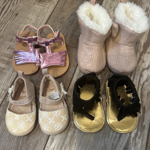 Carter's Other - Baby Girl Shoe Lot x4 All in excellent condition !